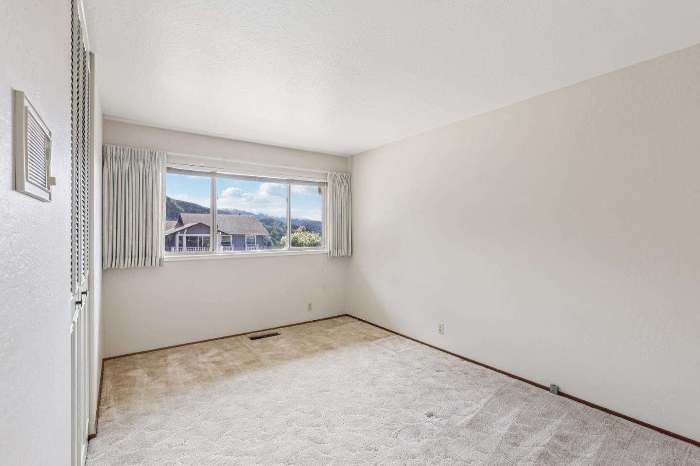Detail Gallery Image 22 of 56 For 908 Park Pacifica Ave, Pacifica,  CA 94044 - 4 Beds | 2/1 Baths