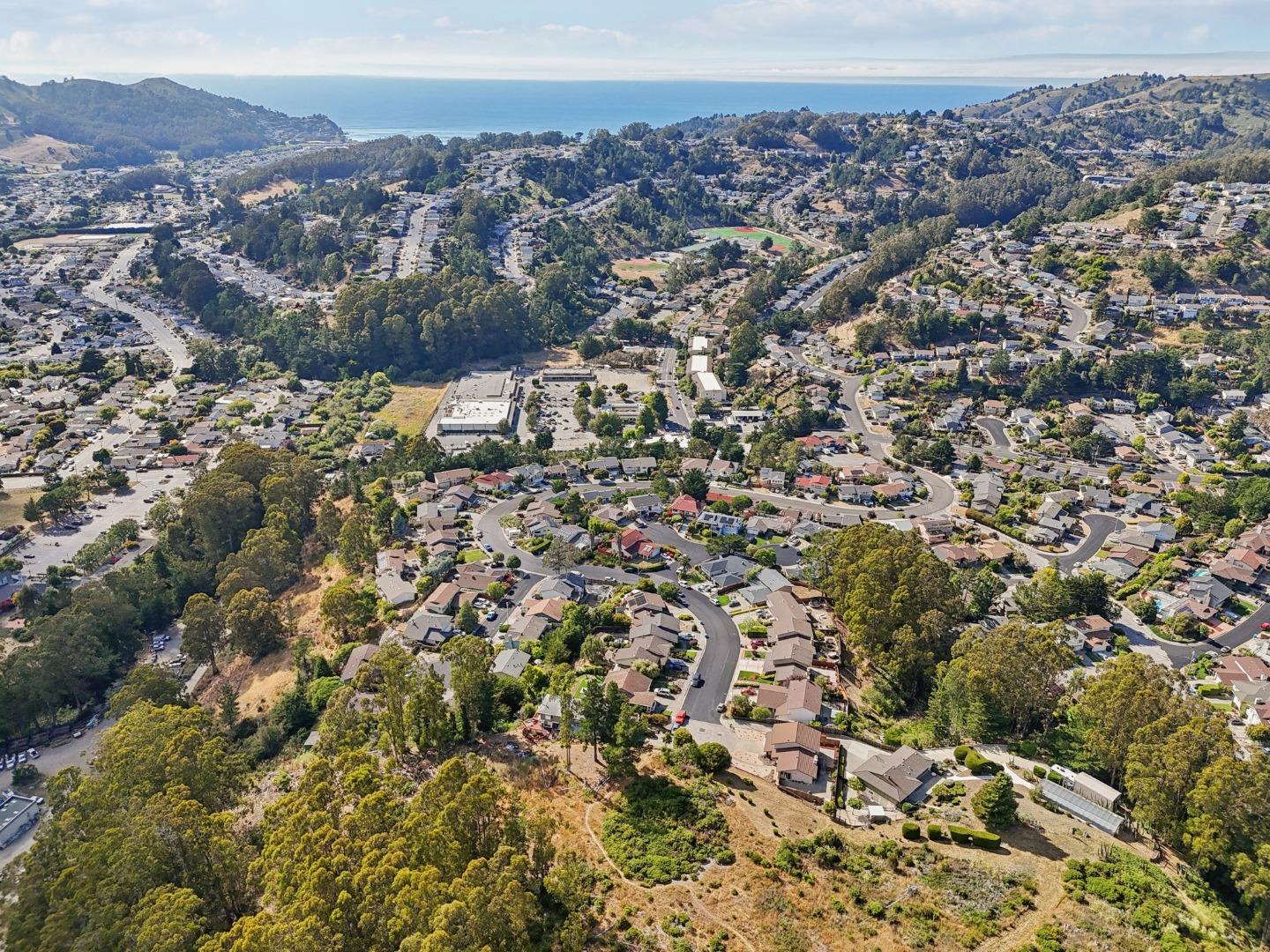 Detail Gallery Image 48 of 56 For 908 Park Pacifica Ave, Pacifica,  CA 94044 - 4 Beds | 2/1 Baths