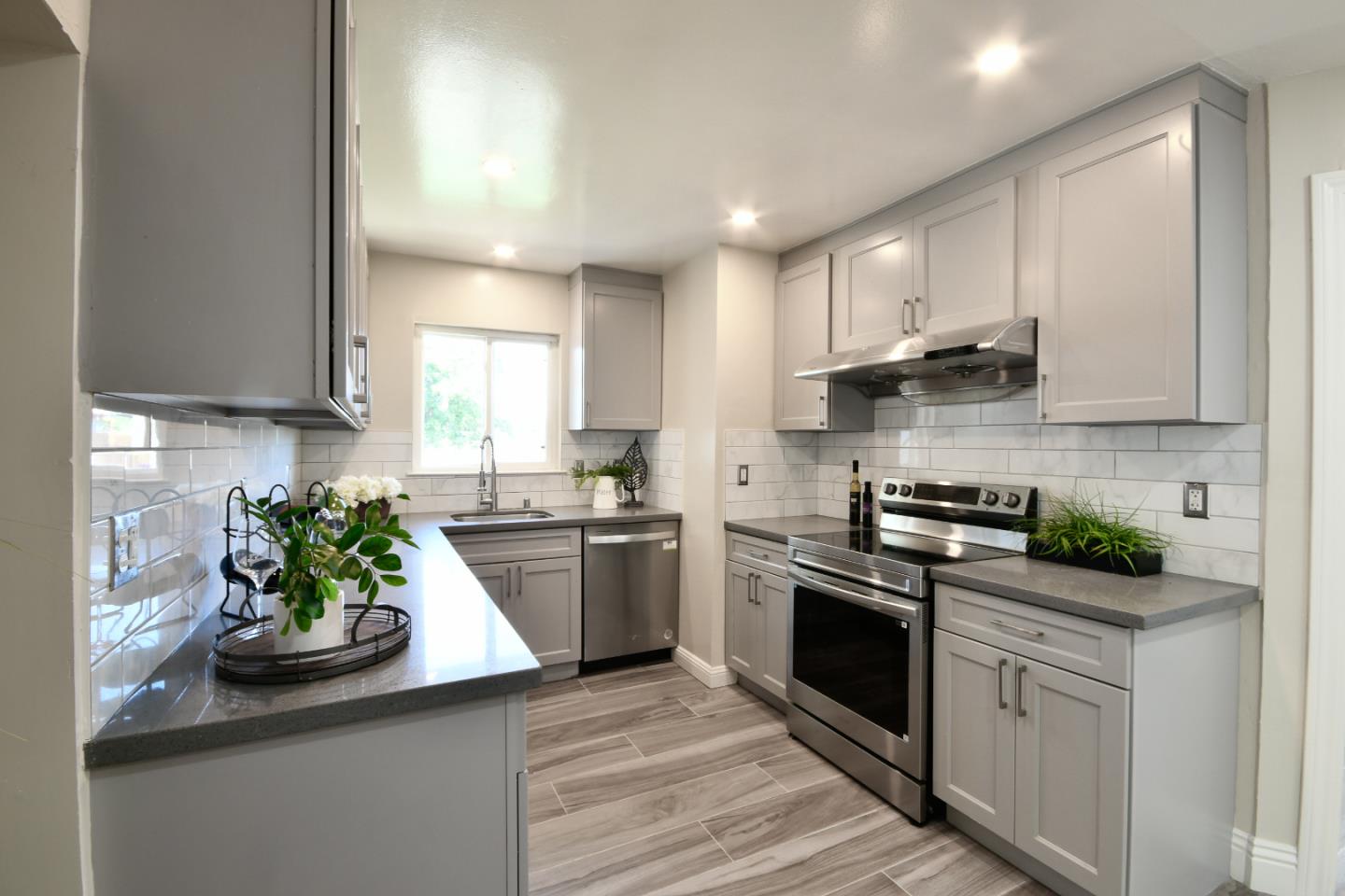 Detail Gallery Image 14 of 25 For 39356 Wilford St, Fremont,  CA 94538 - 4 Beds | 2 Baths