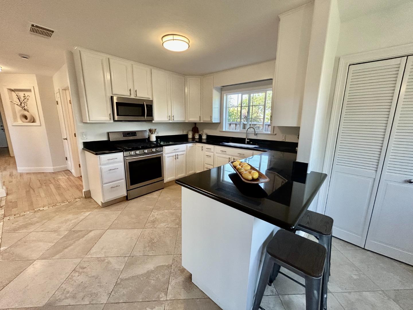 Detail Gallery Image 16 of 43 For 120 El Toro Ct, Morgan Hill,  CA 95037 - 3 Beds | 2 Baths