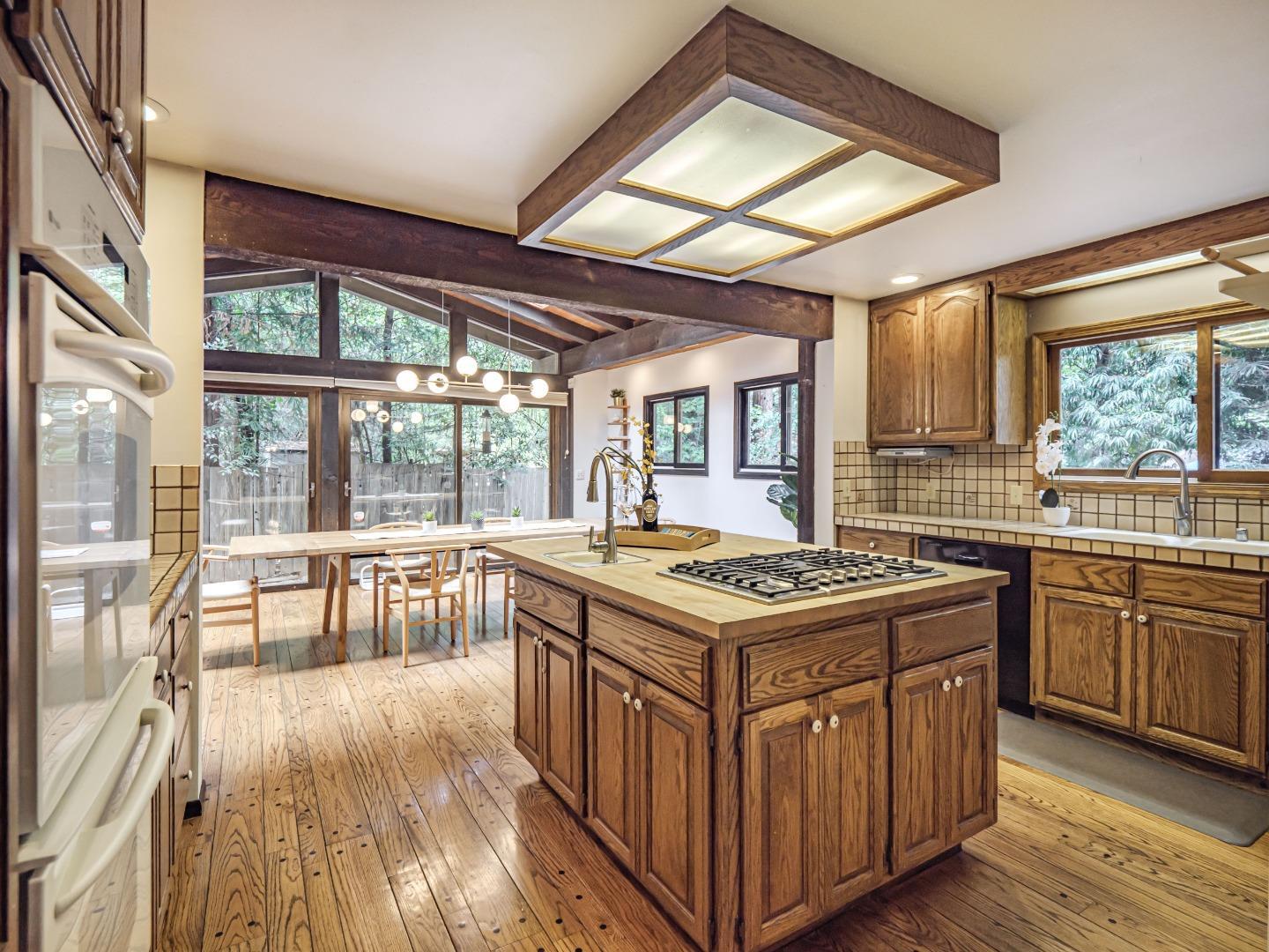 Detail Gallery Image 7 of 52 For 251 Sunnycroft Rd, Ben Lomond,  CA 95005 - 3 Beds | 2/1 Baths