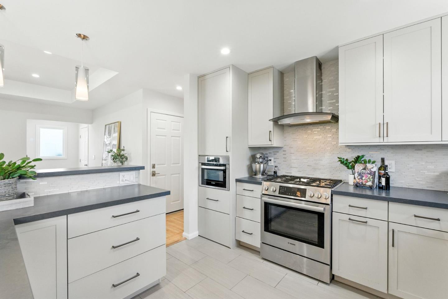 Detail Gallery Image 11 of 42 For 583 Hawthorne Ave, San Bruno,  CA 94066 - 3 Beds | 2 Baths