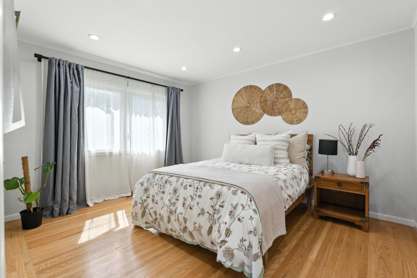 Detail Gallery Image 15 of 42 For 583 Hawthorne Ave, San Bruno,  CA 94066 - 3 Beds | 2 Baths