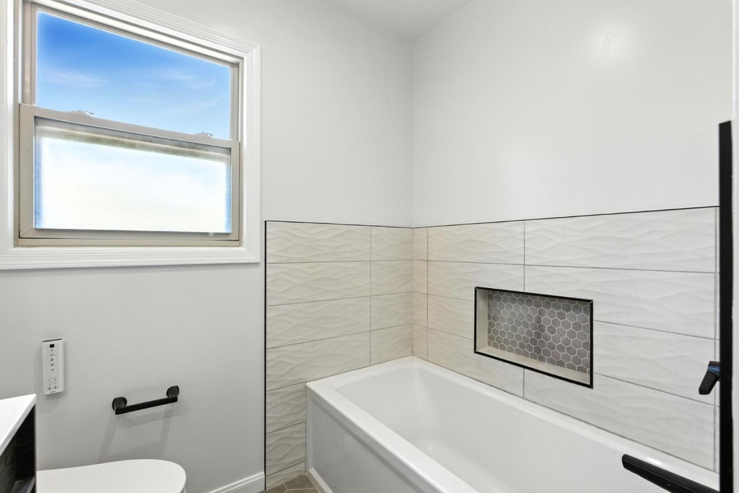 Detail Gallery Image 17 of 42 For 583 Hawthorne Ave, San Bruno,  CA 94066 - 3 Beds | 2 Baths