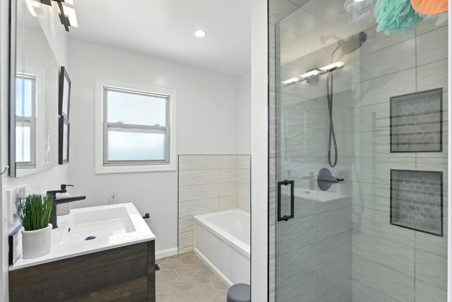 Detail Gallery Image 25 of 42 For 583 Hawthorne Ave, San Bruno,  CA 94066 - 3 Beds | 2 Baths
