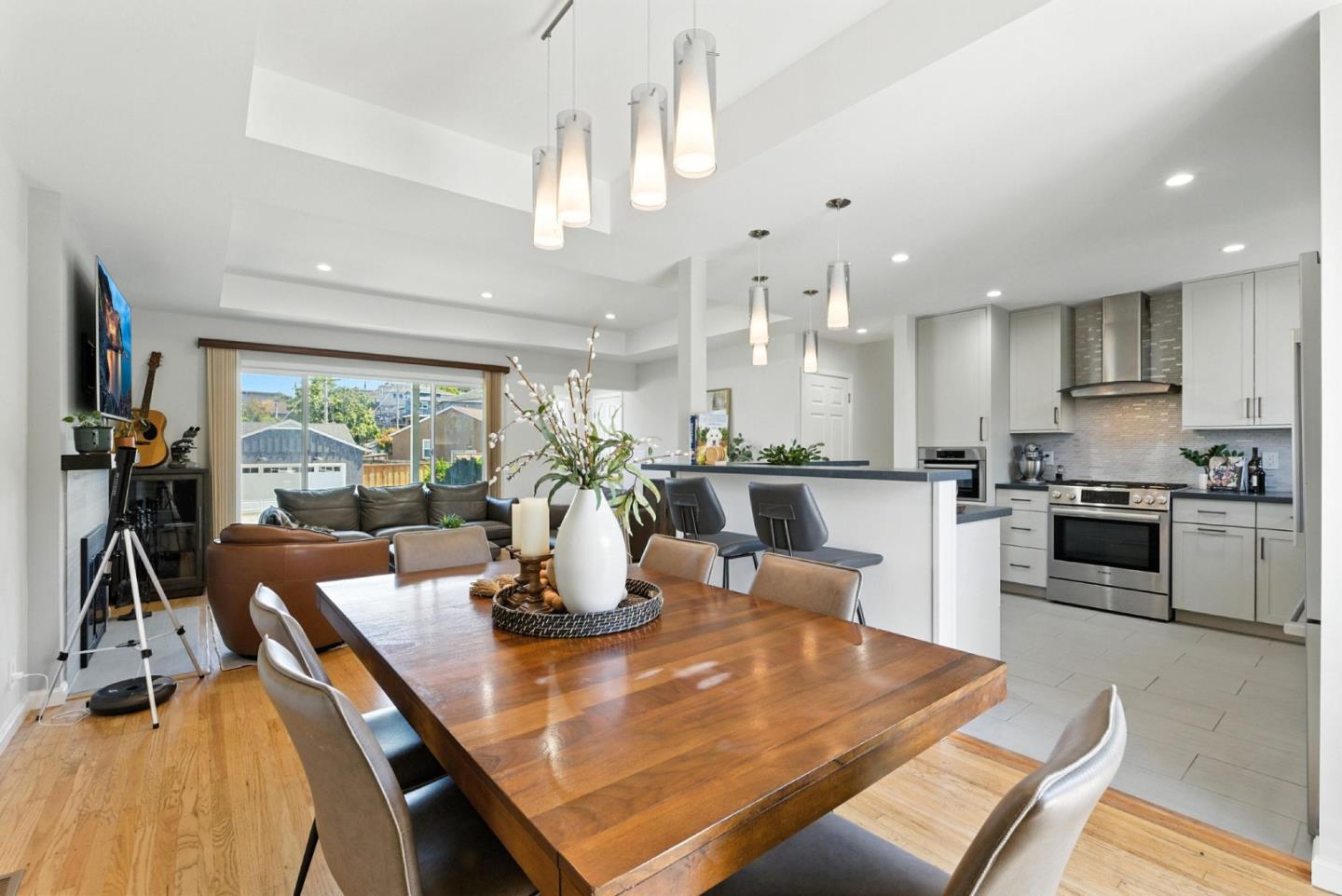 Detail Gallery Image 8 of 42 For 583 Hawthorne Ave, San Bruno,  CA 94066 - 3 Beds | 2 Baths
