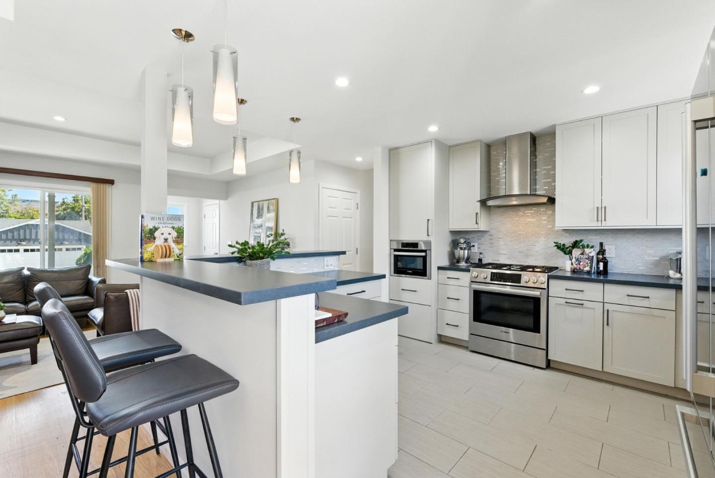 Detail Gallery Image 9 of 42 For 583 Hawthorne Ave, San Bruno,  CA 94066 - 3 Beds | 2 Baths