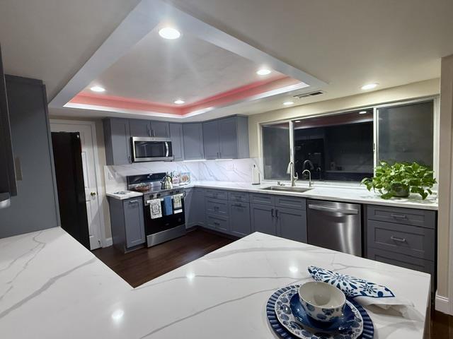 Detail Gallery Image 5 of 33 For 5077 Bengal Dr, San Jose,  CA 95111 - 5 Beds | 2/1 Baths