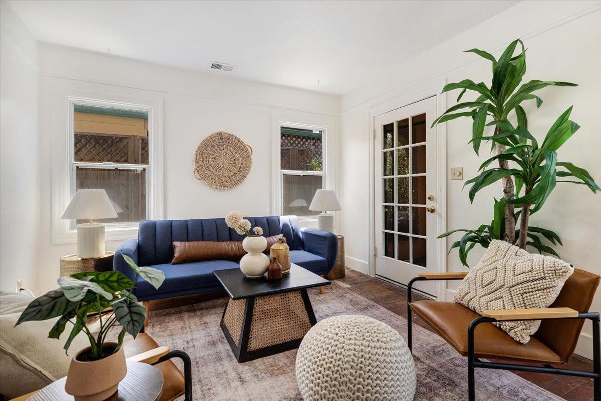 Detail Gallery Image 10 of 40 For 806 Seabright Ave, Santa Cruz,  CA 95062 - 4 Beds | 2 Baths