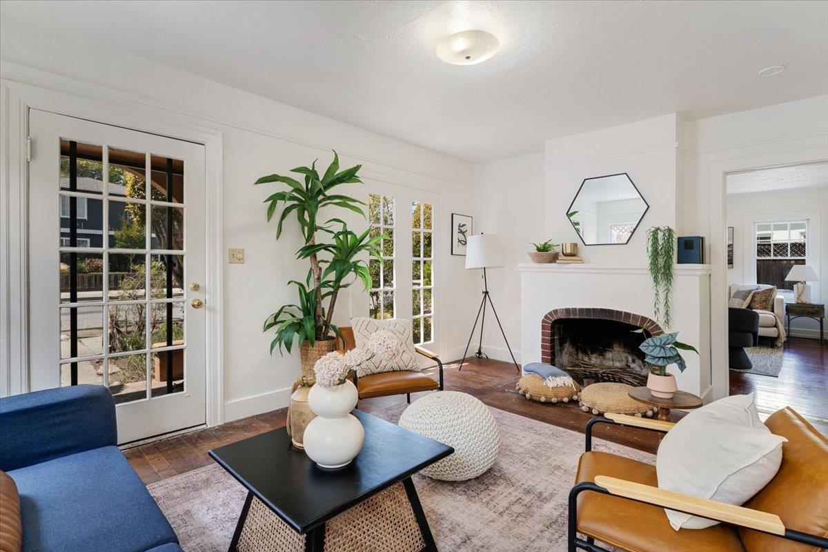 Detail Gallery Image 11 of 40 For 806 Seabright Ave, Santa Cruz,  CA 95062 - 4 Beds | 2 Baths