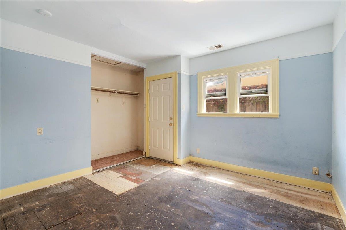 Detail Gallery Image 23 of 40 For 806 Seabright Ave, Santa Cruz,  CA 95062 - 4 Beds | 2 Baths