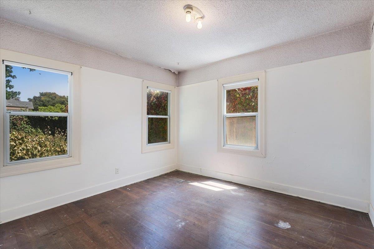 Detail Gallery Image 28 of 40 For 806 Seabright Ave, Santa Cruz,  CA 95062 - 4 Beds | 2 Baths