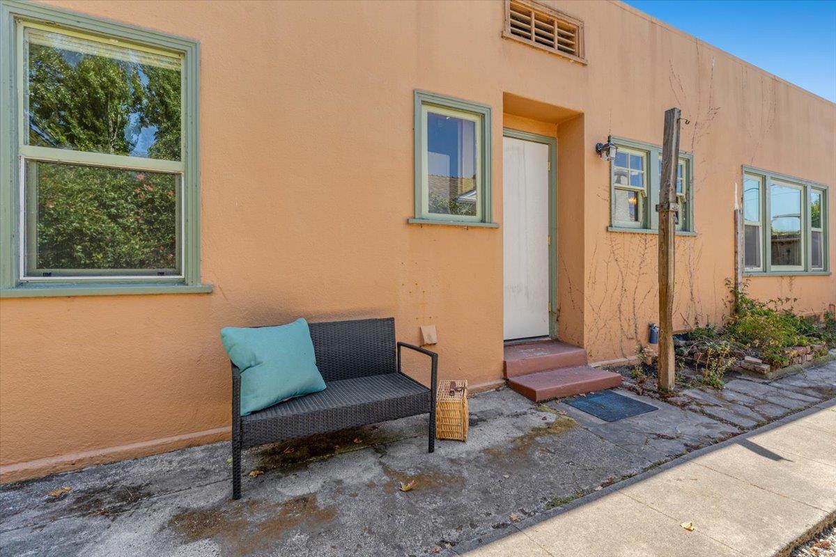 Detail Gallery Image 30 of 40 For 806 Seabright Ave, Santa Cruz,  CA 95062 - 4 Beds | 2 Baths
