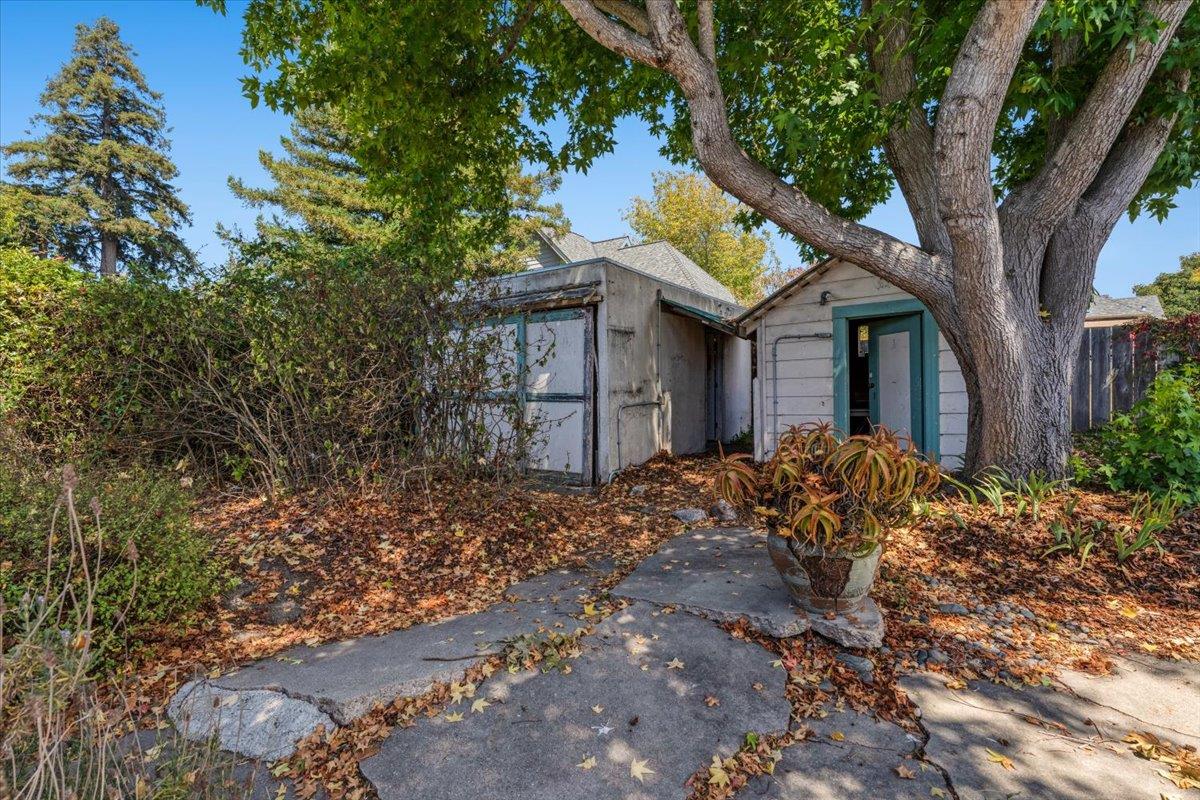 Detail Gallery Image 31 of 40 For 806 Seabright Ave, Santa Cruz,  CA 95062 - 4 Beds | 2 Baths