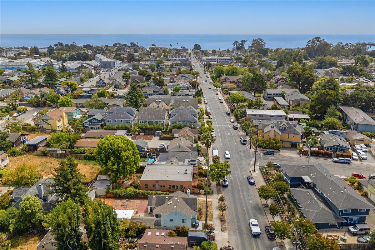 Detail Gallery Image 37 of 40 For 806 Seabright Ave, Santa Cruz,  CA 95062 - 4 Beds | 2 Baths