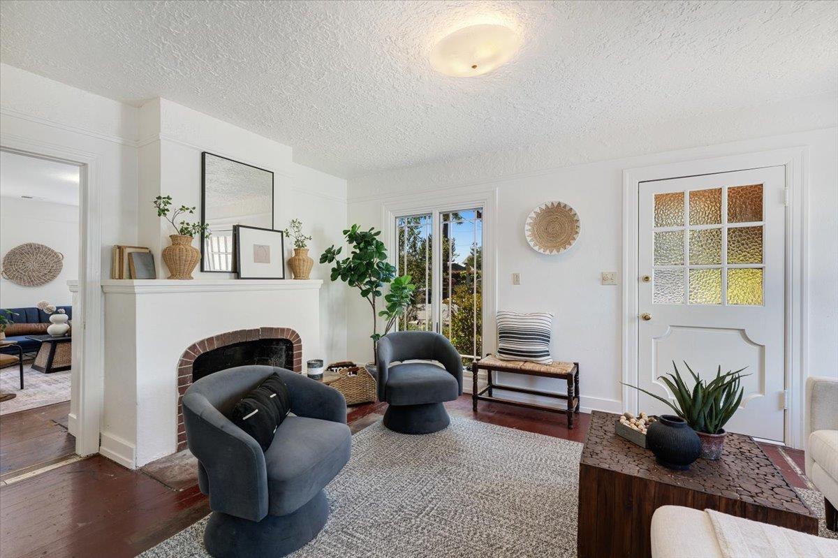 Detail Gallery Image 5 of 40 For 806 Seabright Ave, Santa Cruz,  CA 95062 - 4 Beds | 2 Baths