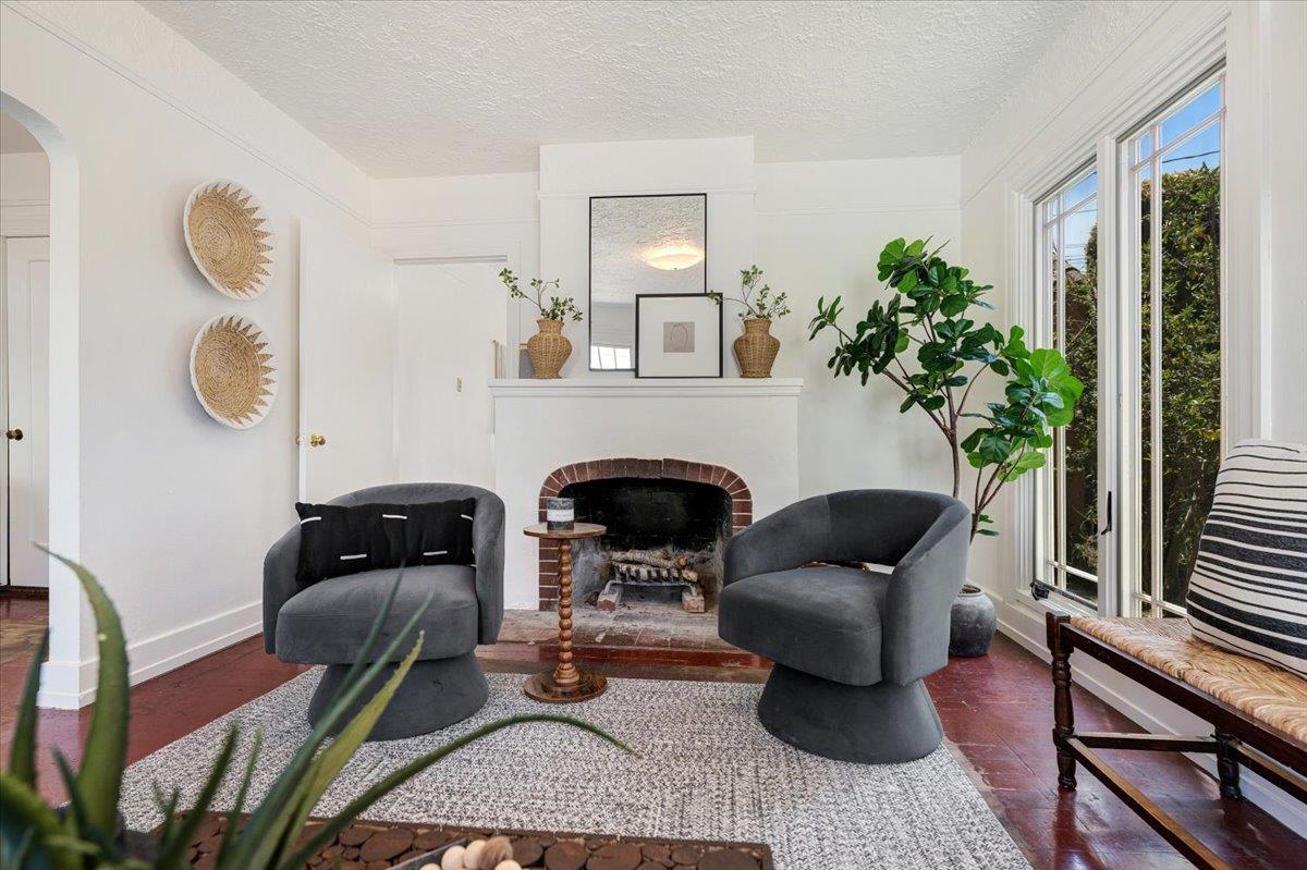 Detail Gallery Image 7 of 40 For 806 Seabright Ave, Santa Cruz,  CA 95062 - 4 Beds | 2 Baths