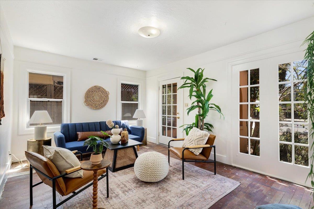 Detail Gallery Image 9 of 40 For 806 Seabright Ave, Santa Cruz,  CA 95062 - 4 Beds | 2 Baths