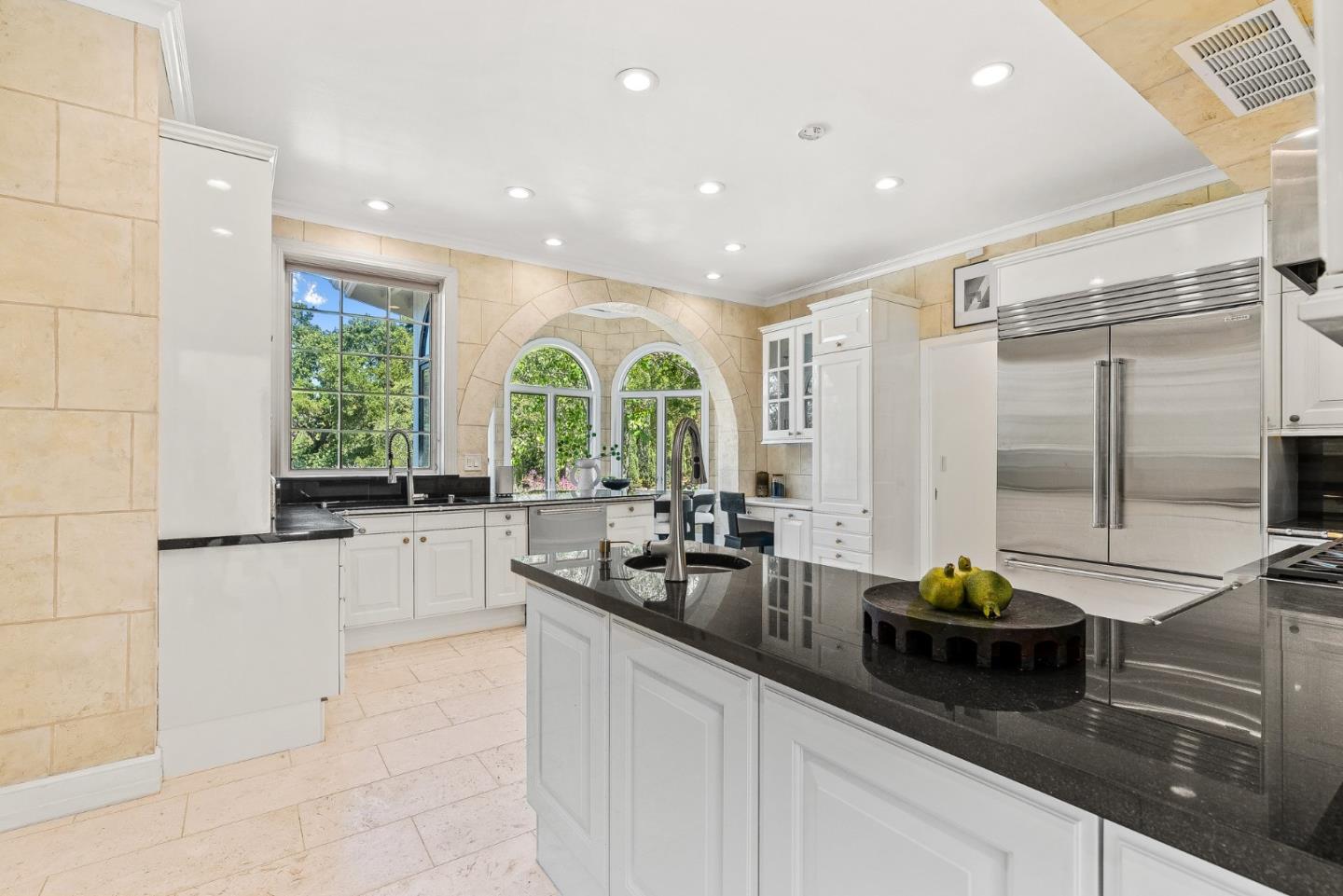 Detail Gallery Image 13 of 54 For 1142 Moore Rd, Woodside,  CA 94062 - 6 Beds | 5/1 Baths