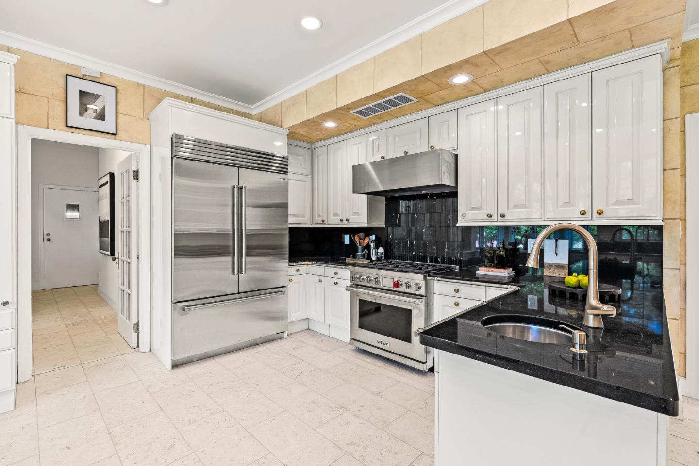 Detail Gallery Image 16 of 54 For 1142 Moore Rd, Woodside,  CA 94062 - 6 Beds | 5/1 Baths