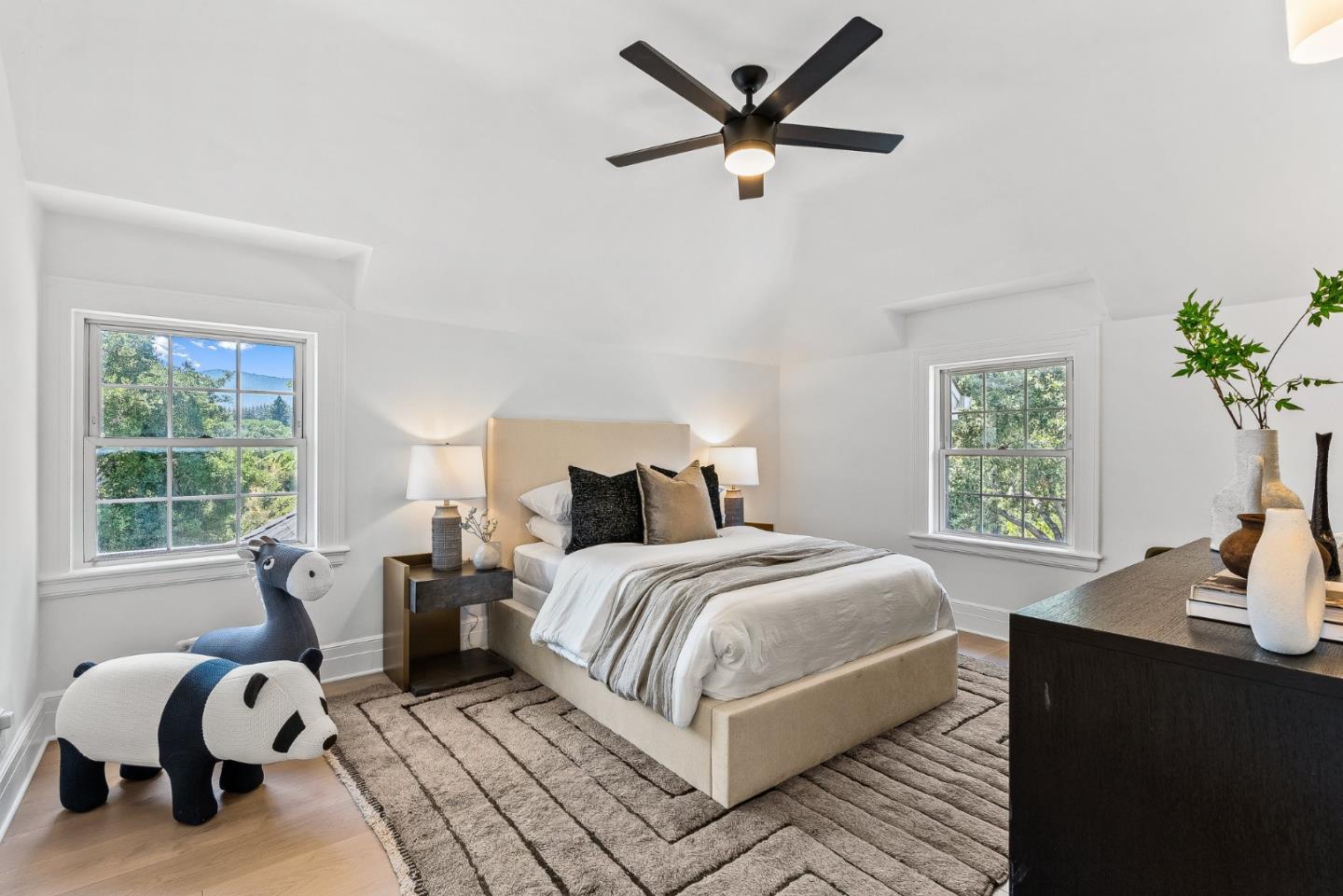Detail Gallery Image 25 of 54 For 1142 Moore Rd, Woodside,  CA 94062 - 6 Beds | 5/1 Baths