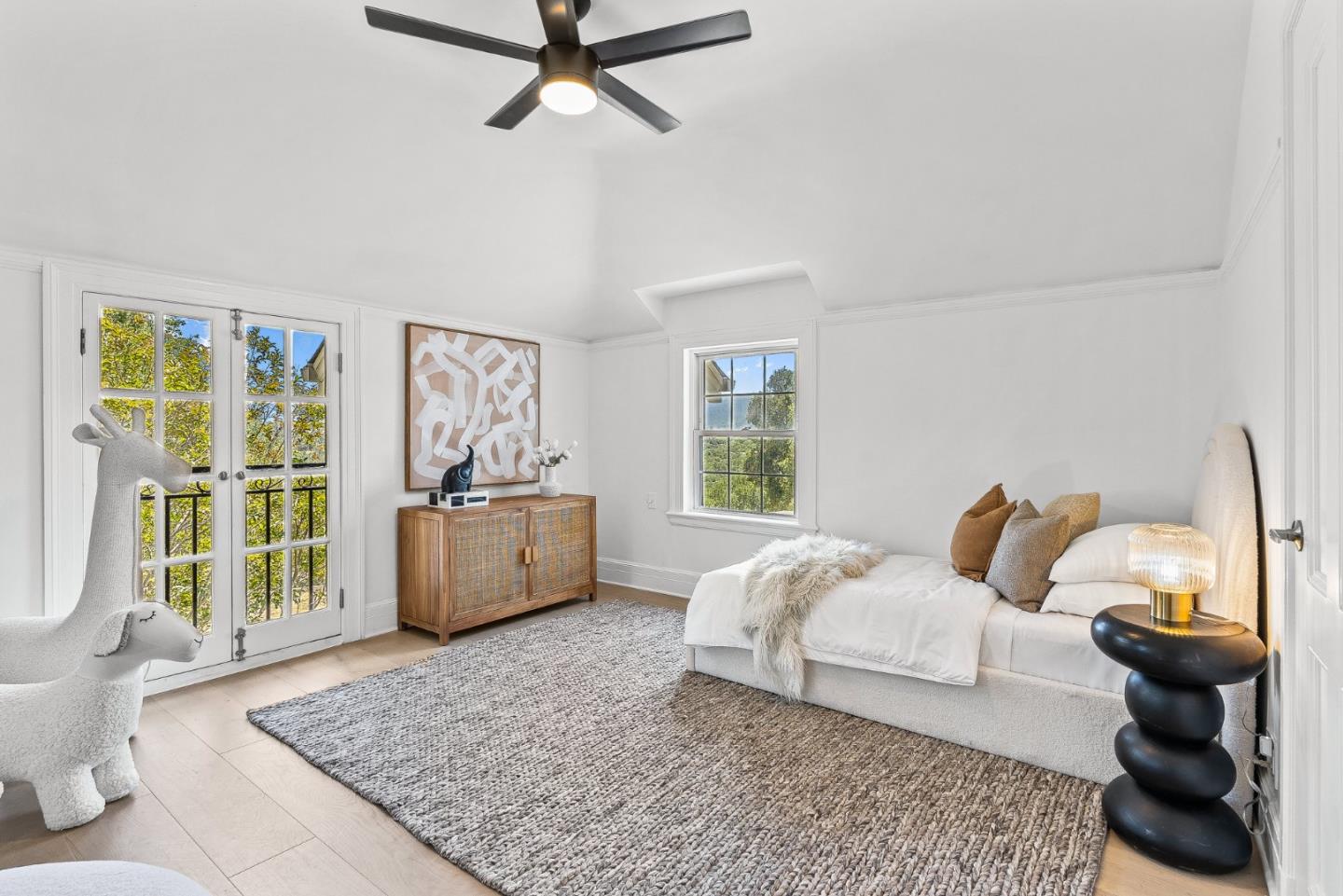 Detail Gallery Image 27 of 54 For 1142 Moore Rd, Woodside,  CA 94062 - 6 Beds | 5/1 Baths