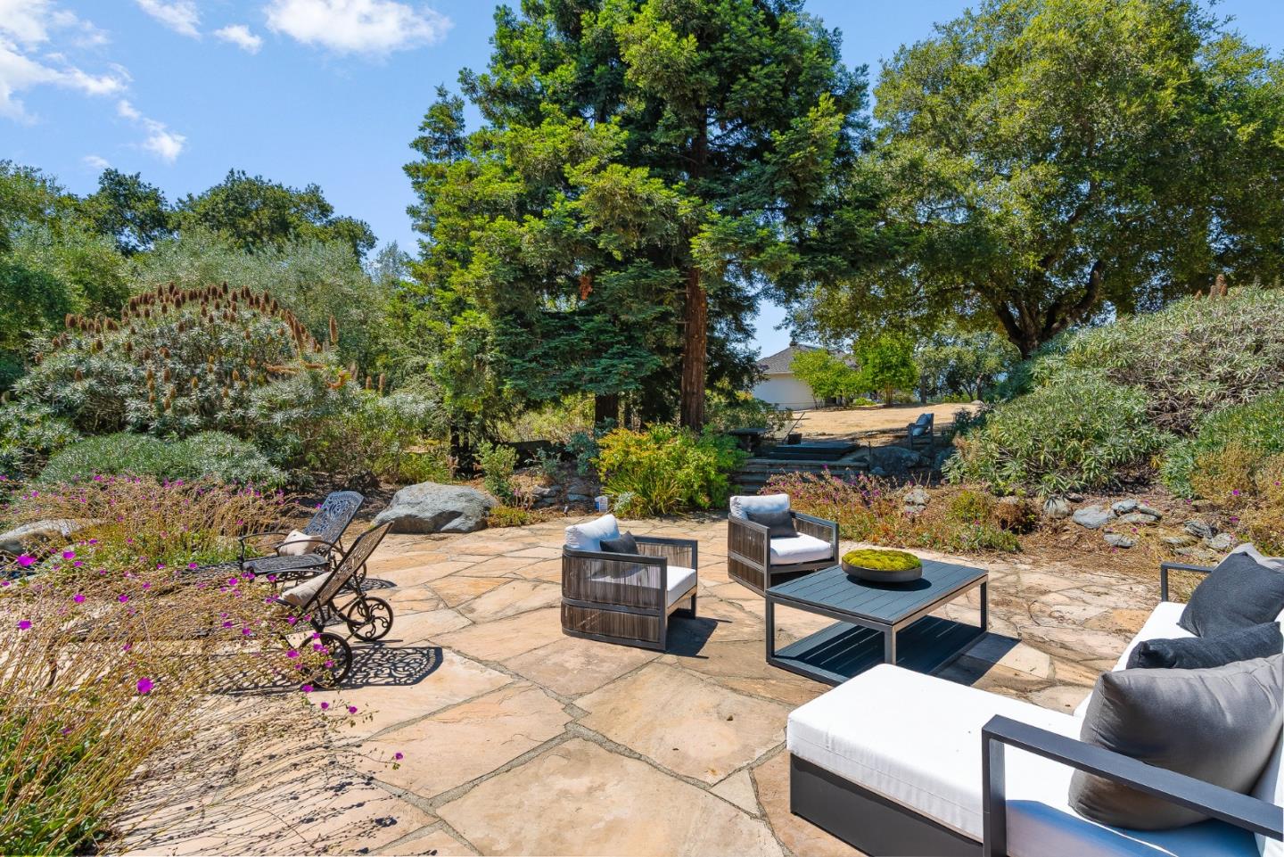 Detail Gallery Image 44 of 54 For 1142 Moore Rd, Woodside,  CA 94062 - 6 Beds | 5/1 Baths