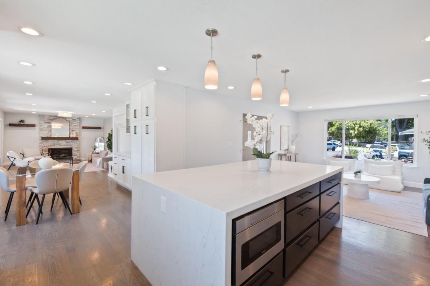 Detail Gallery Image 10 of 42 For 201 Bahia Ct, San Jose,  CA 95119 - 5 Beds | 3 Baths