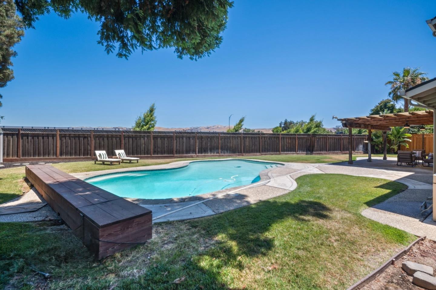 Detail Gallery Image 28 of 42 For 201 Bahia Ct, San Jose,  CA 95119 - 5 Beds | 3 Baths