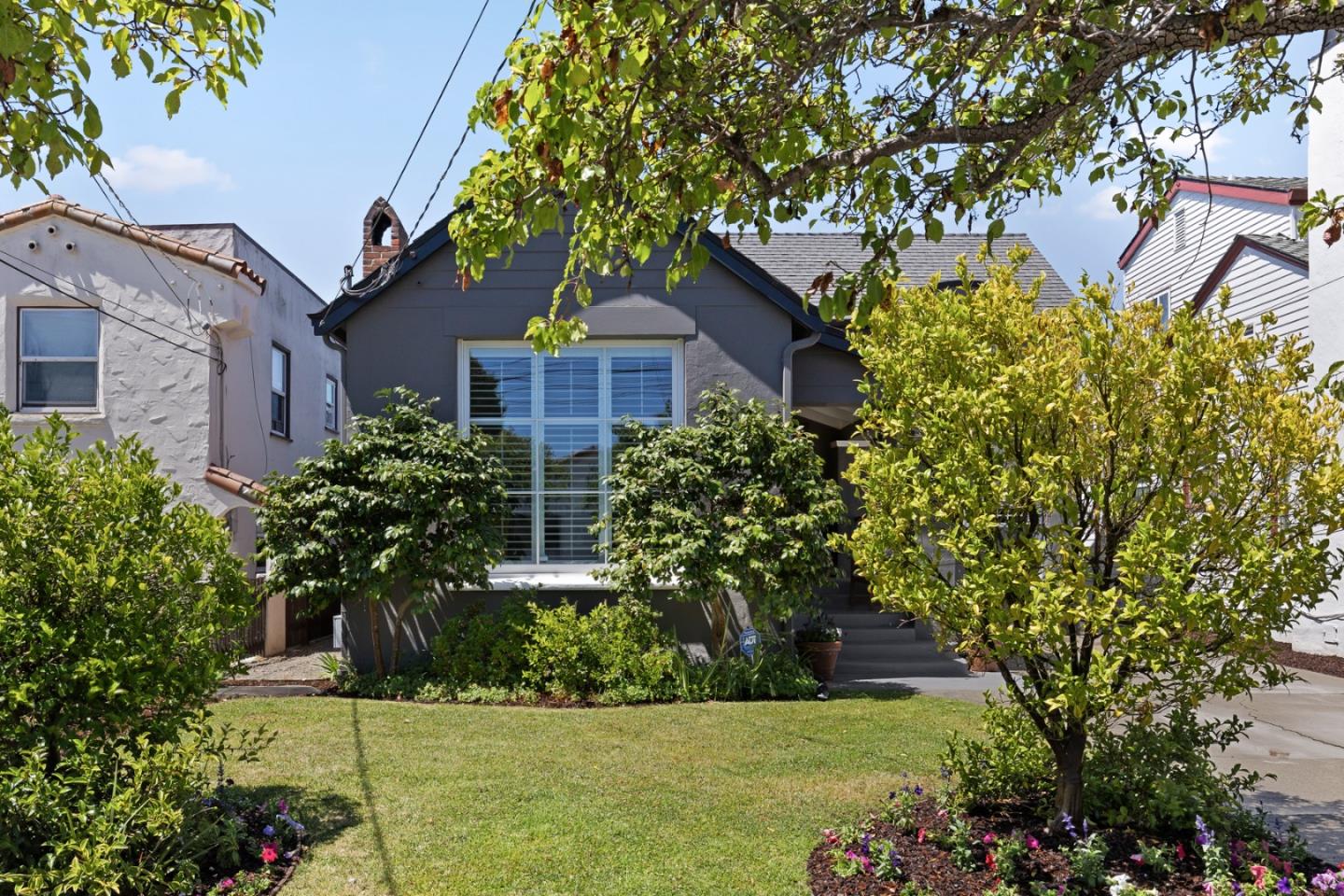 Detail Gallery Image 4 of 42 For 918 S Humboldt St, San Mateo,  CA 94402 - 4 Beds | 2 Baths