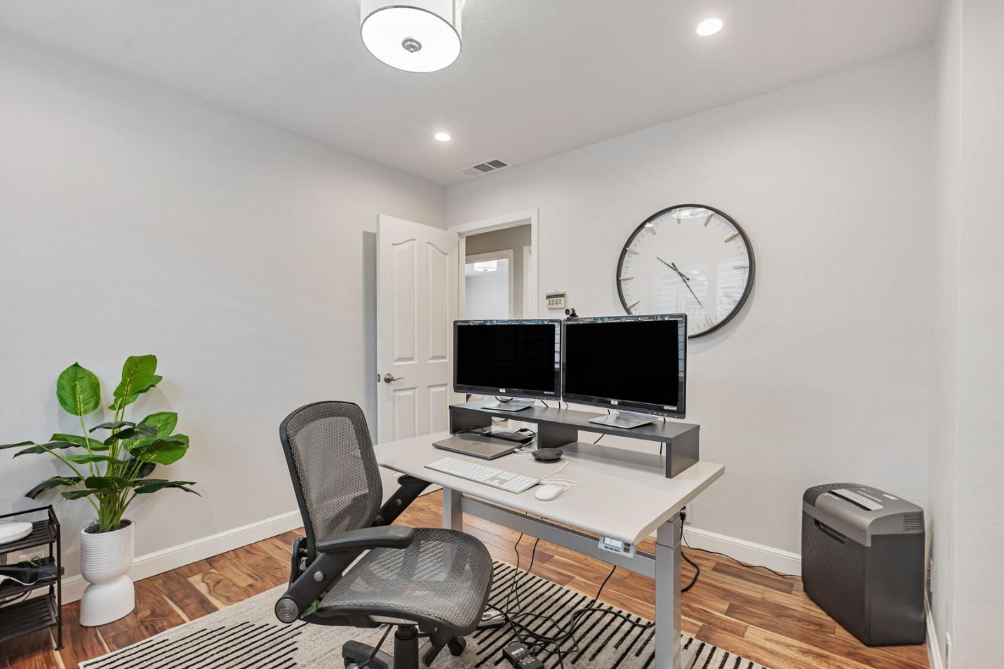 Detail Gallery Image 16 of 36 For 914 Bard St, San Jose,  CA 95127 - 3 Beds | 1 Baths