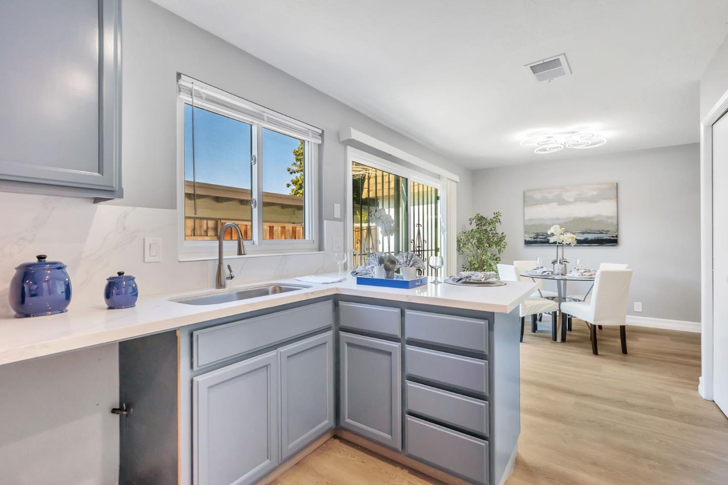 Detail Gallery Image 6 of 31 For 240 Irazu Ct, San Jose,  CA 95116 - 3 Beds | 1/1 Baths