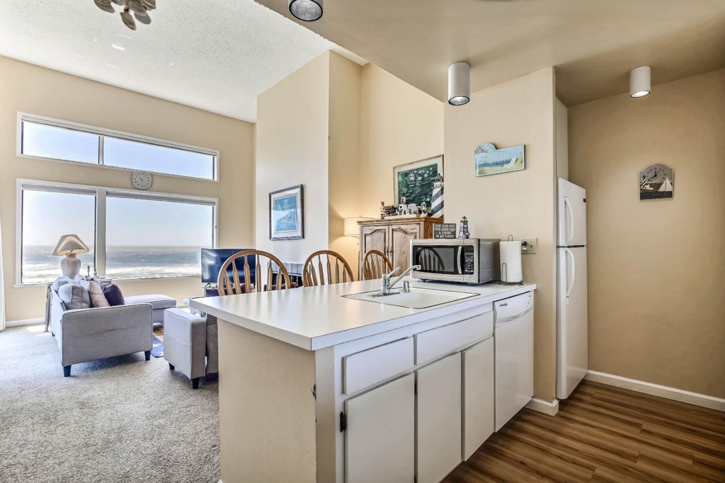 Detail Gallery Image 4 of 26 For 101 Shell Dr #196,  Watsonville,  CA 95076 - 2 Beds | 2 Baths