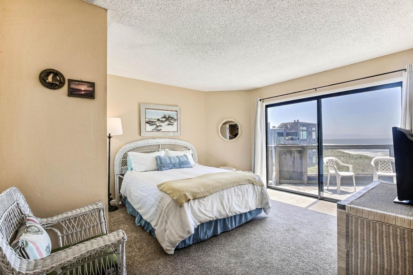 Detail Gallery Image 9 of 26 For 101 Shell Dr #196,  Watsonville,  CA 95076 - 2 Beds | 2 Baths