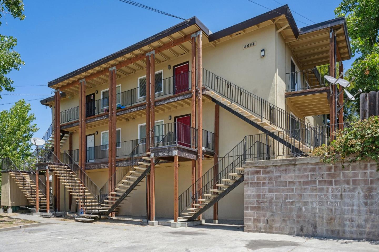 Detail Gallery Image 2 of 10 For 4624 Fairfax Ave, Oakland,  CA 94601 - – Beds | – Baths