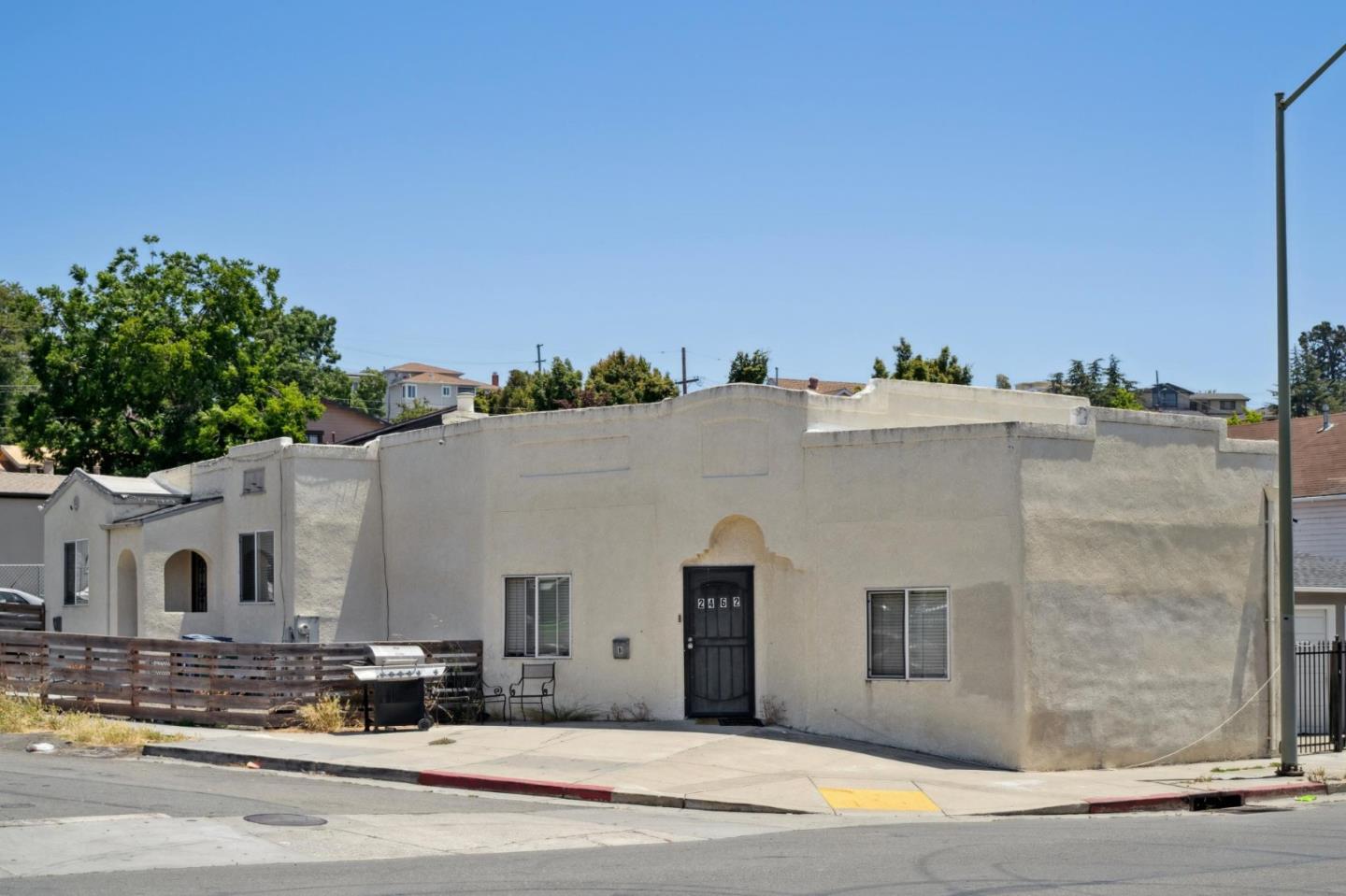 Detail Gallery Image 2 of 9 For 2462 Taylor Ave, Oakland,  CA 94605 - – Beds | – Baths