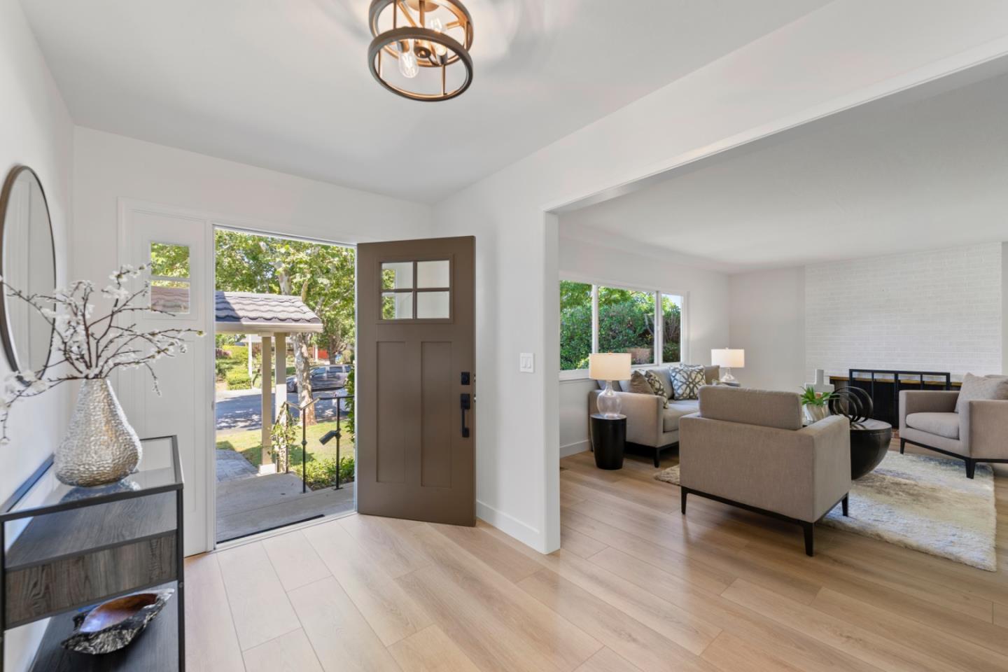 Detail Gallery Image 3 of 56 For 1580 Benton St, Sunnyvale,  CA 94087 - 5 Beds | 3 Baths
