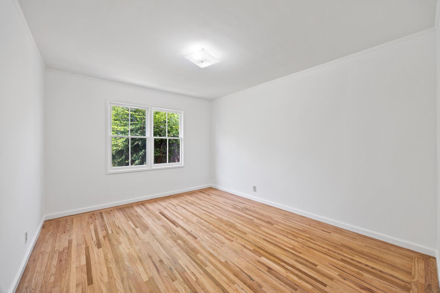 Detail Gallery Image 10 of 17 For 1423 Greenwood Ave, San Carlos,  CA 94070 - 2 Beds | 1 Baths