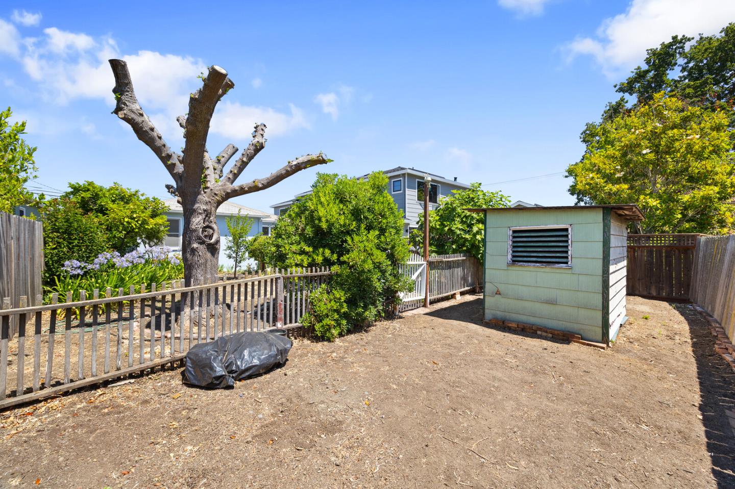 Detail Gallery Image 16 of 17 For 1423 Greenwood Ave, San Carlos,  CA 94070 - 2 Beds | 1 Baths
