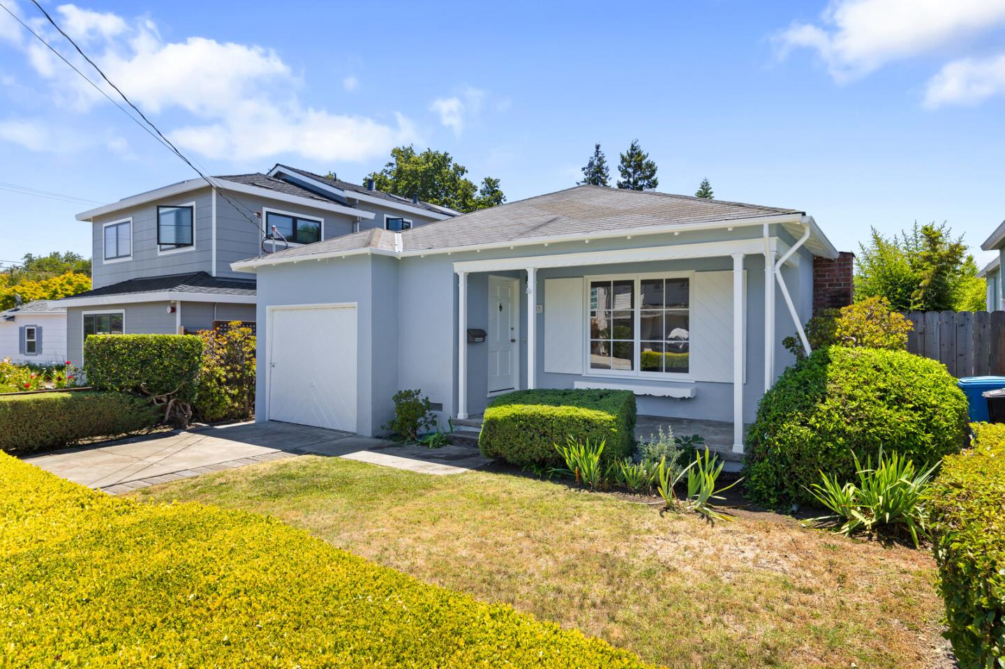 Detail Gallery Image 3 of 17 For 1423 Greenwood Ave, San Carlos,  CA 94070 - 2 Beds | 1 Baths
