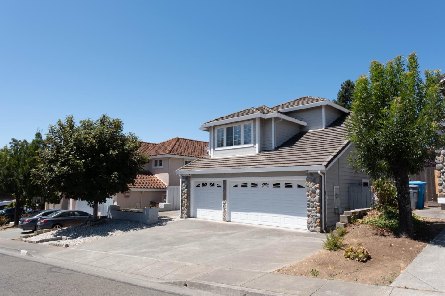 Detail Gallery Image 1 of 17 For 559 Topley Ct, Vallejo,  CA 94591 - 4 Beds | 3 Baths