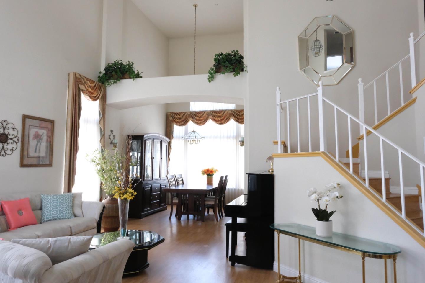 Detail Gallery Image 4 of 17 For 559 Topley Ct, Vallejo,  CA 94591 - 4 Beds | 3 Baths