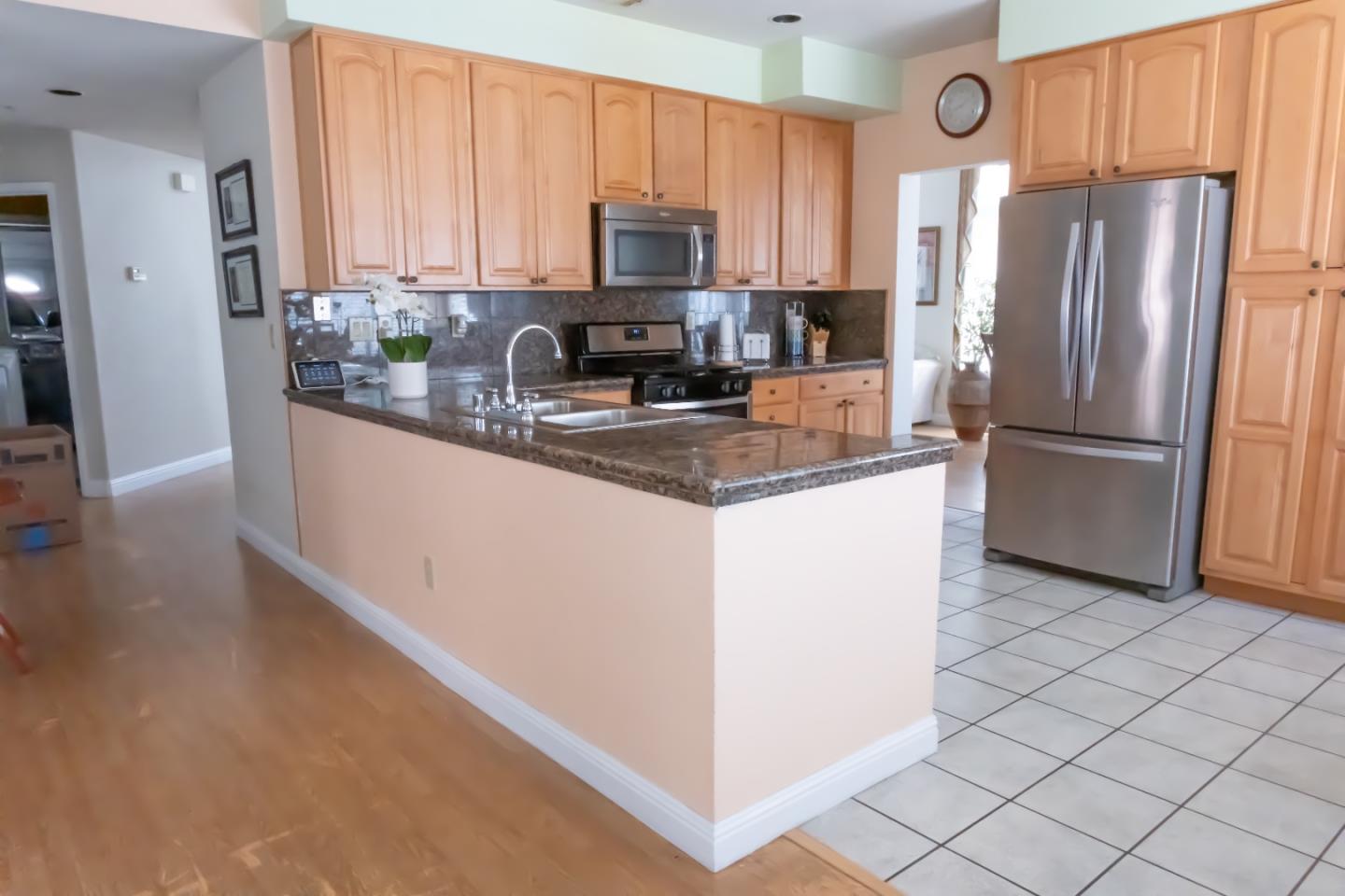 Detail Gallery Image 8 of 17 For 559 Topley Ct, Vallejo,  CA 94591 - 4 Beds | 3 Baths