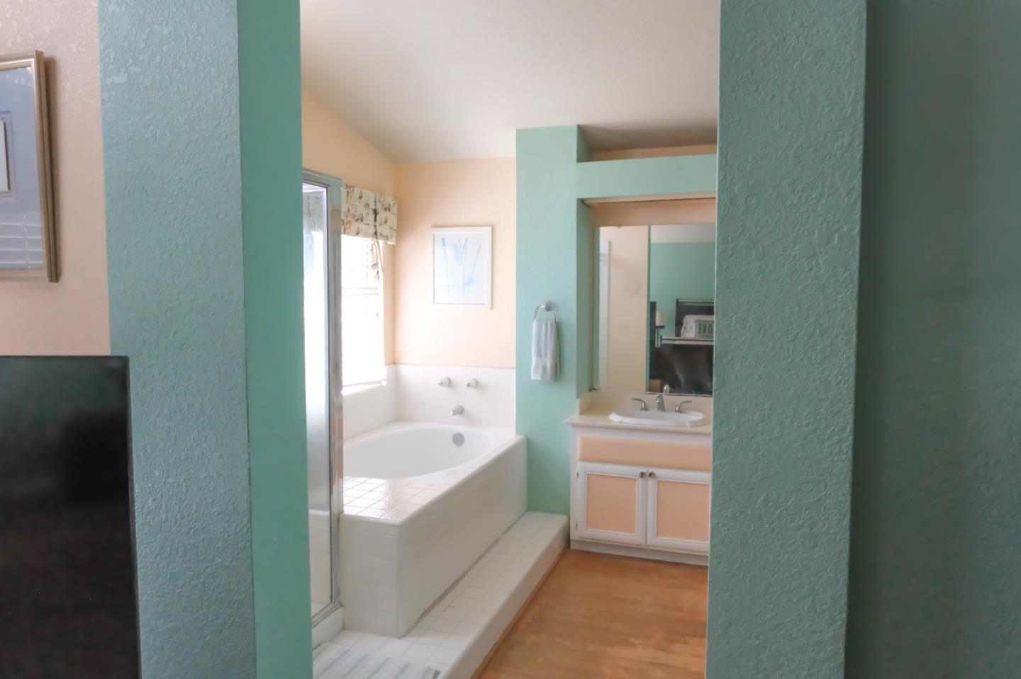 Detail Gallery Image 9 of 17 For 559 Topley Ct, Vallejo,  CA 94591 - 4 Beds | 3 Baths