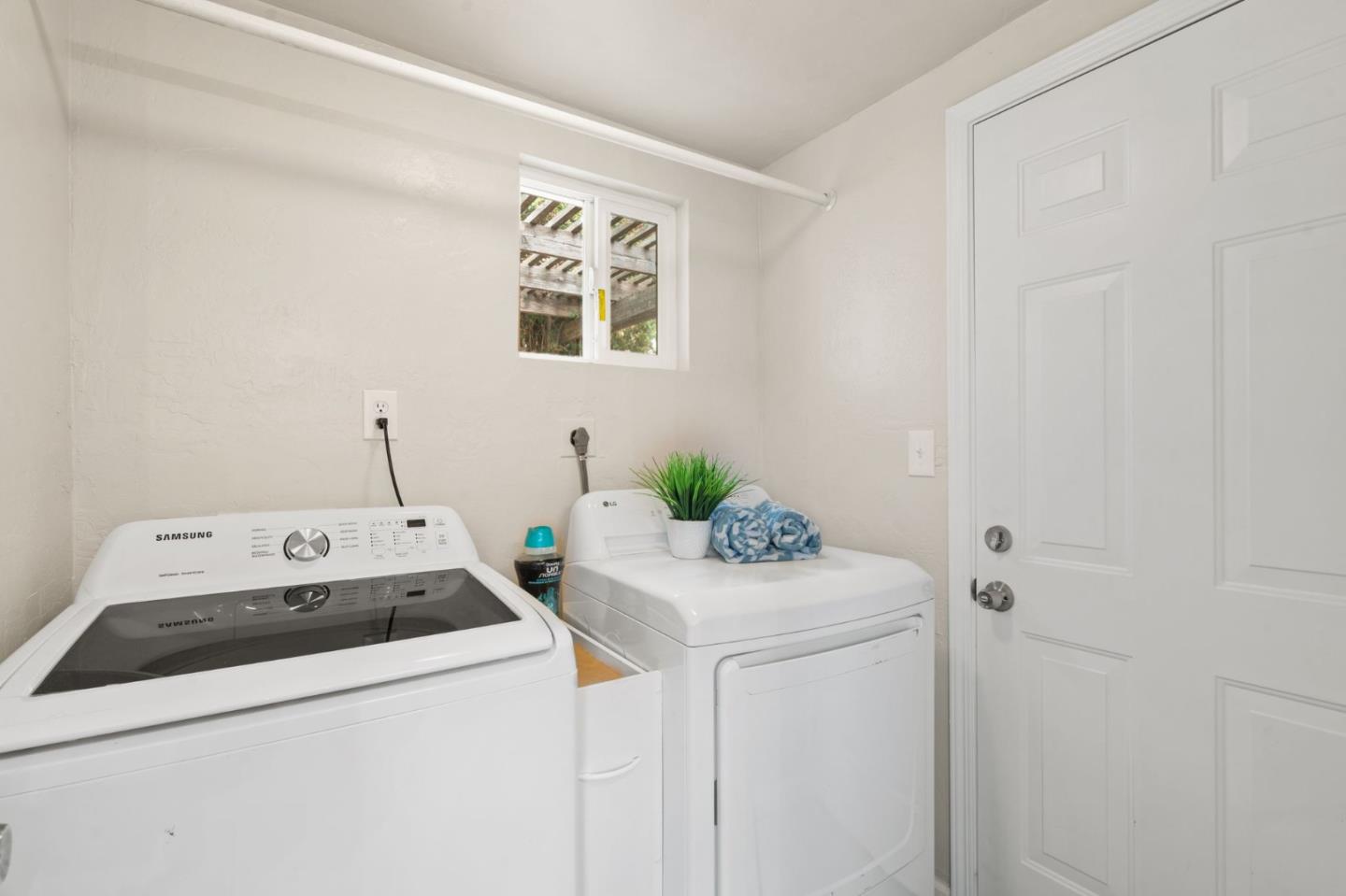 Detail Gallery Image 20 of 51 For 3150 Riddle Rd, San Jose,  CA 95117 - 5 Beds | 3 Baths