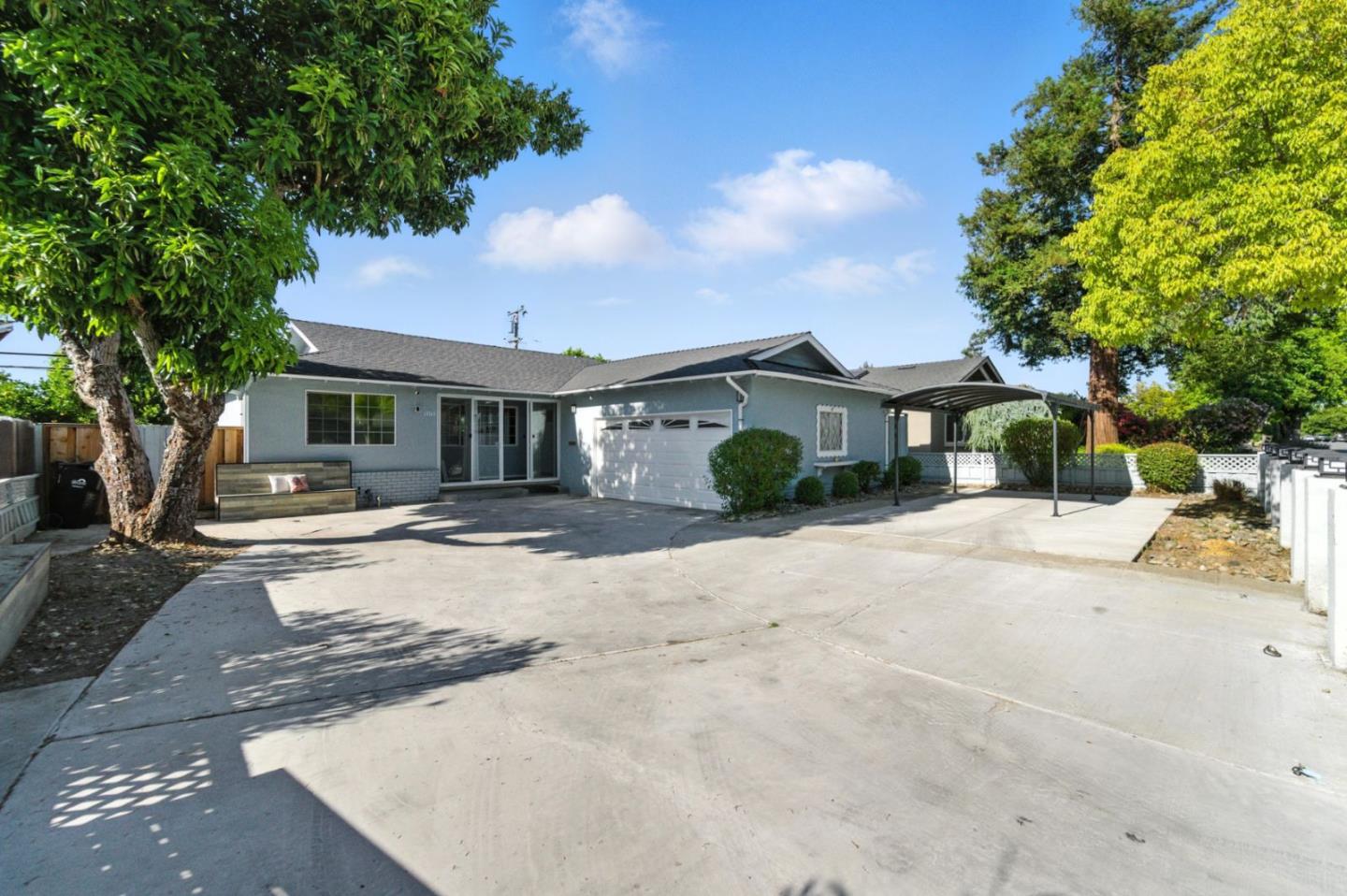 Detail Gallery Image 2 of 34 For 1705 Blossom Hill Rd, San Jose,  CA 95124 - 3 Beds | 2 Baths