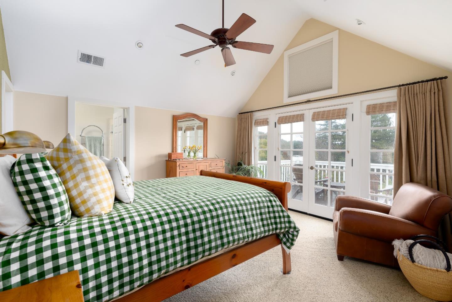 Detail Gallery Image 1 of 39 For 270 Gabarda Way, Portola Valley,  CA 94028 - 5 Beds | 3/1 Baths