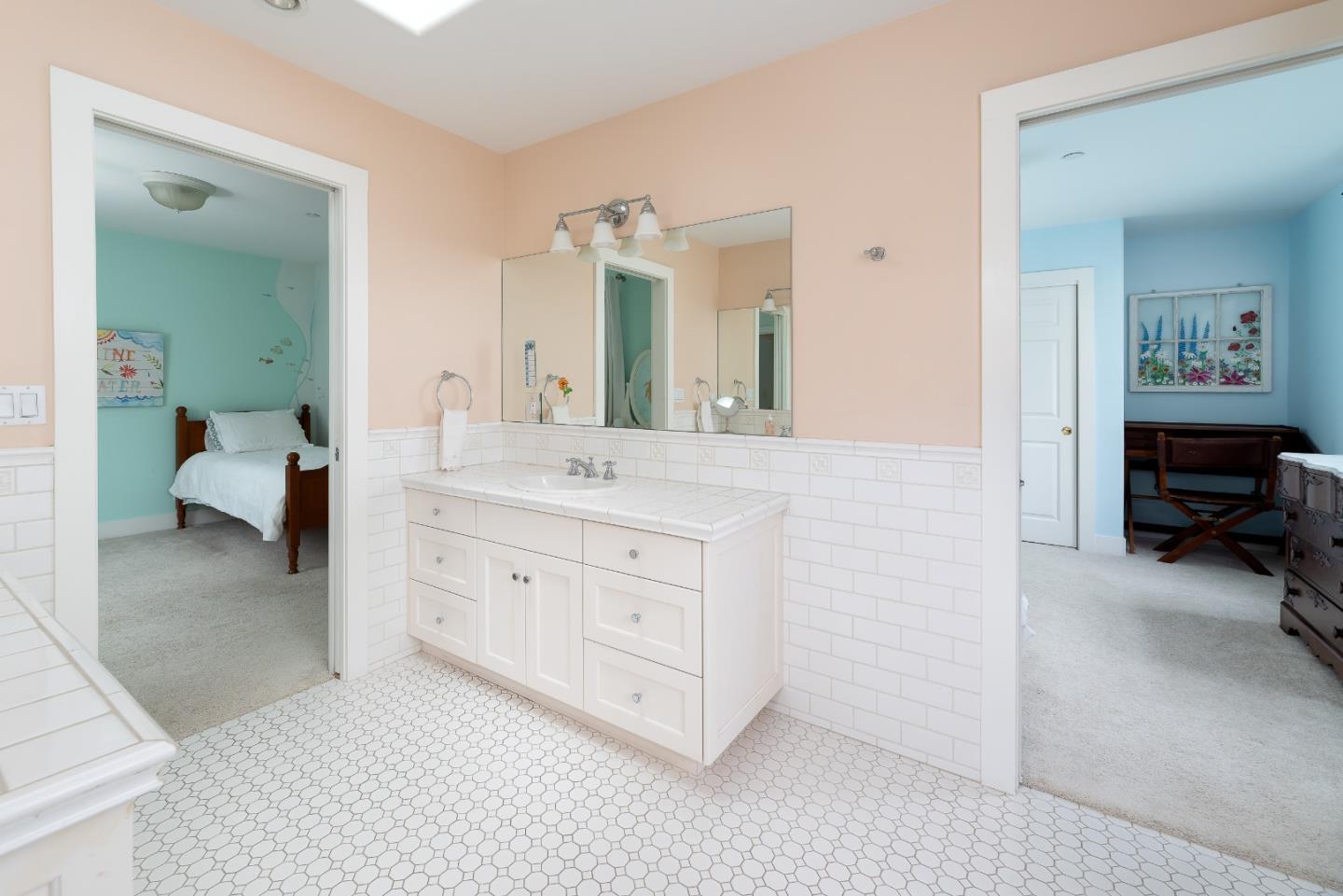 Detail Gallery Image 17 of 39 For 270 Gabarda Way, Portola Valley,  CA 94028 - 5 Beds | 3/1 Baths