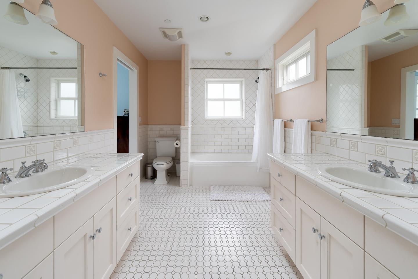 Detail Gallery Image 18 of 39 For 270 Gabarda Way, Portola Valley,  CA 94028 - 5 Beds | 3/1 Baths