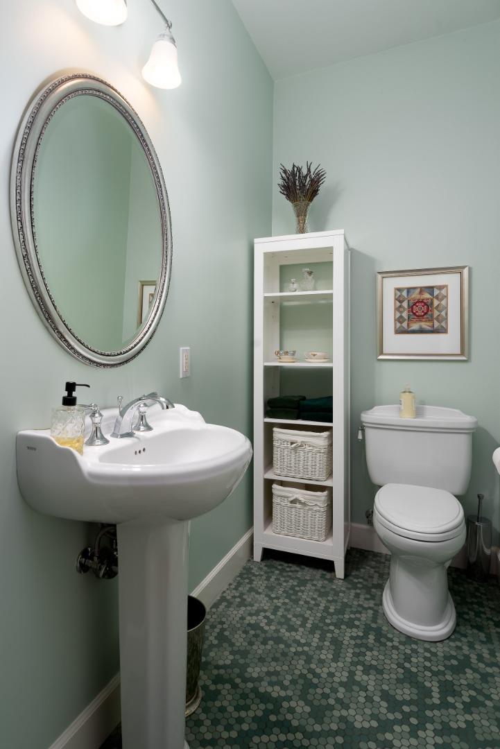 Detail Gallery Image 22 of 39 For 270 Gabarda Way, Portola Valley,  CA 94028 - 5 Beds | 3/1 Baths